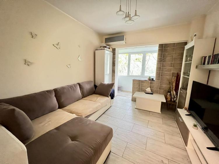 Apartament cu 3 camere în Berceni