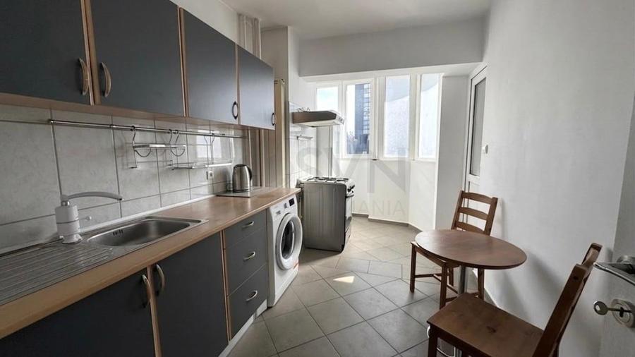 Apartament cu 1 camere decomandat, mobilat în P-ța Victoriei