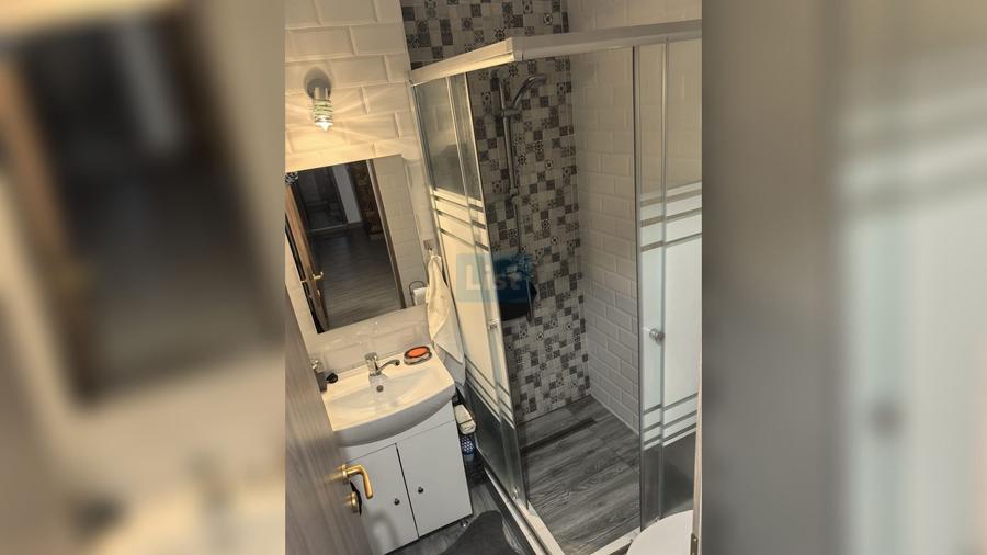 Apartament cu 4 camere decomandat, mobilat în Central