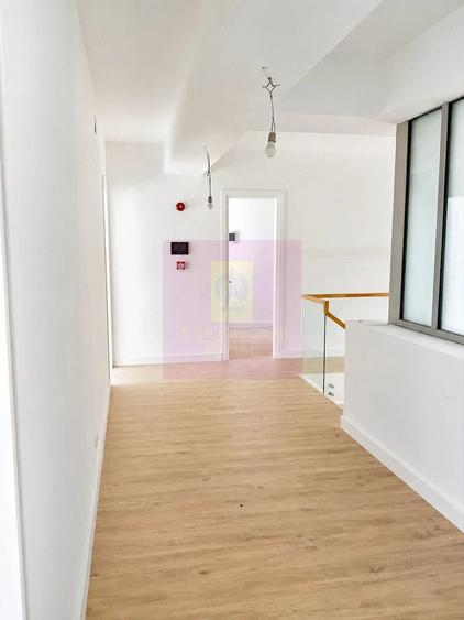 Apartament cu 4 camere decomandat în Armeneasca