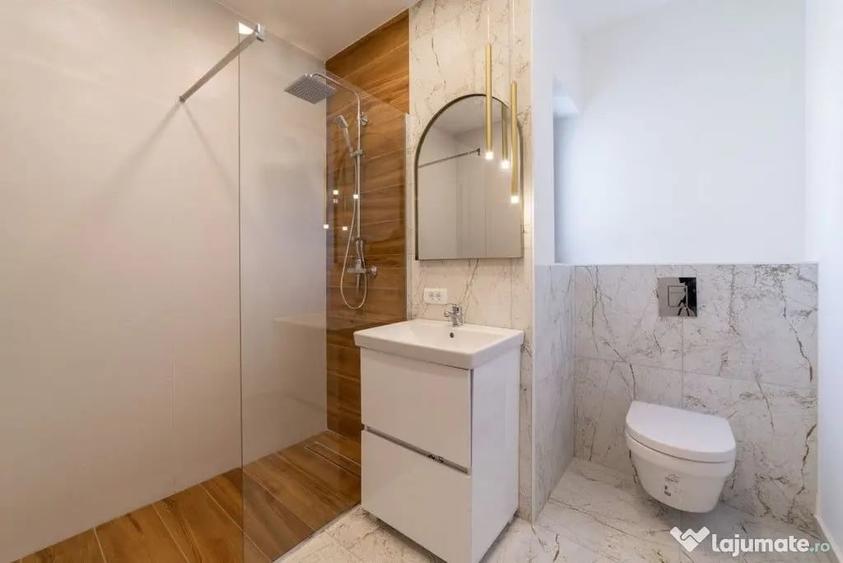 Casă cu 4 camere cu Teren 430 Mp în Micești