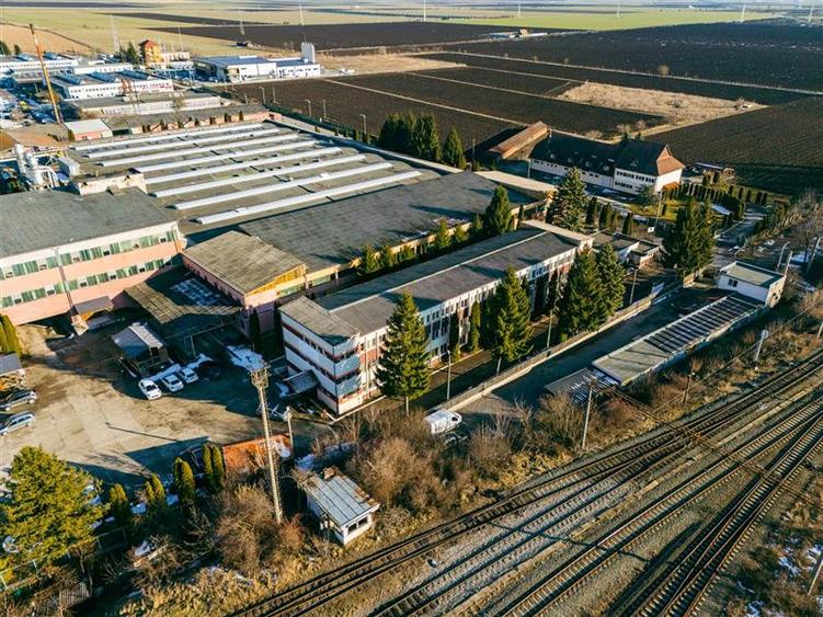 Spațiu comercial, de 2,920 mp, în Periferie