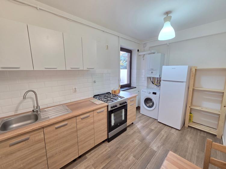 Apartament cu 2 camere decomandat în Drumul Taberei