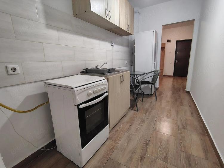 Garsonieră decomandată în Central