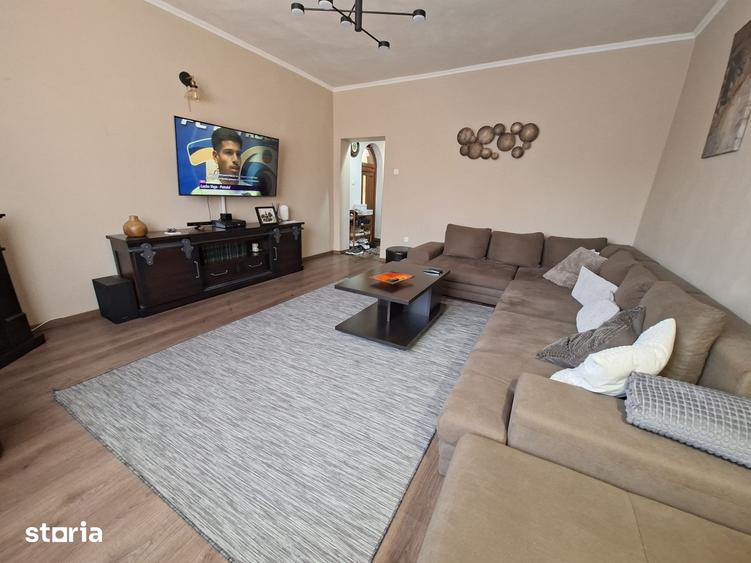 Casă cu 5 camere cu Teren 704 Mp în Titulescu
