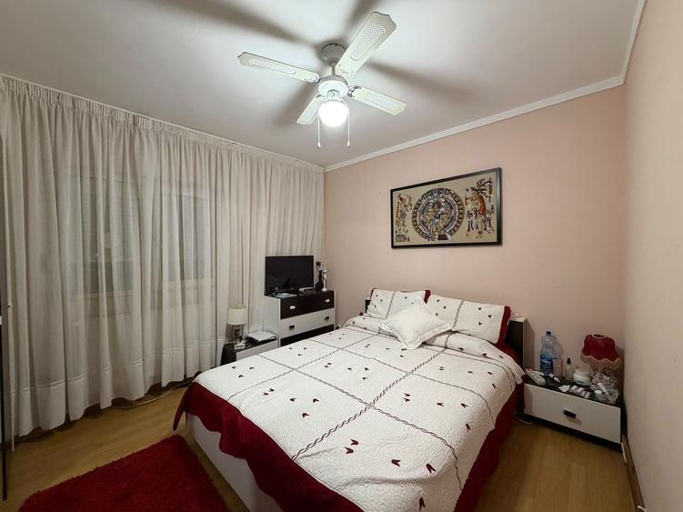Apartament cu 3 camere decomandat, mobilat în Lipovei