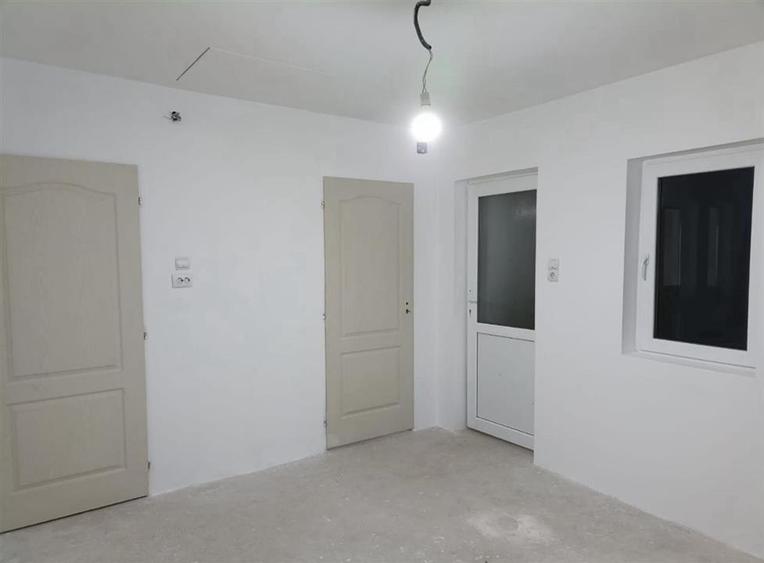 Casă cu 3 camere cu Teren 1677 Mp în Sântimreu