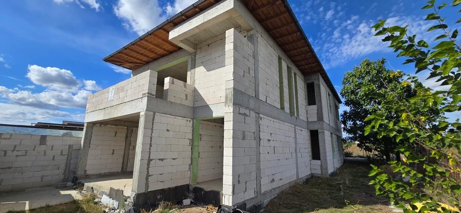 Valu lui Traian - casa P + 1, 6 camere, 336 mp s.u., 450 mp teren - 25