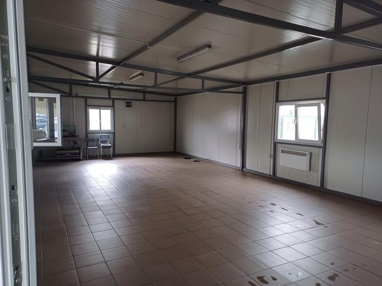 Spațiu comercial, de 80 mp, în Stana