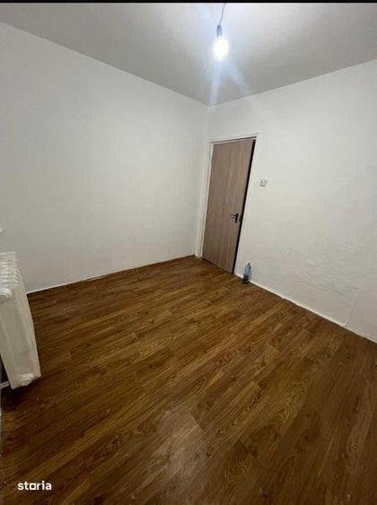 Apartament cu 3 camere în Alexandriei