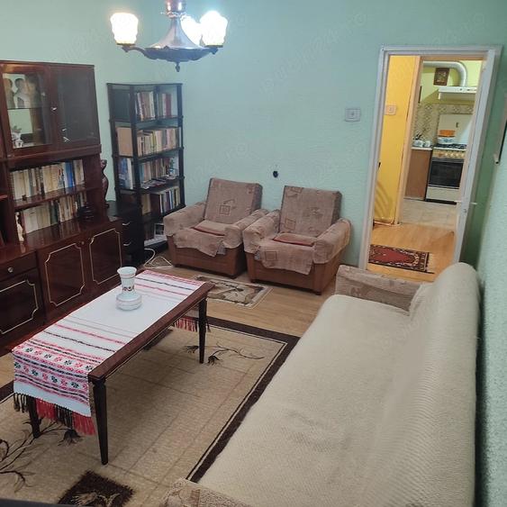 Apartament cu 3 camere decomandat în Central