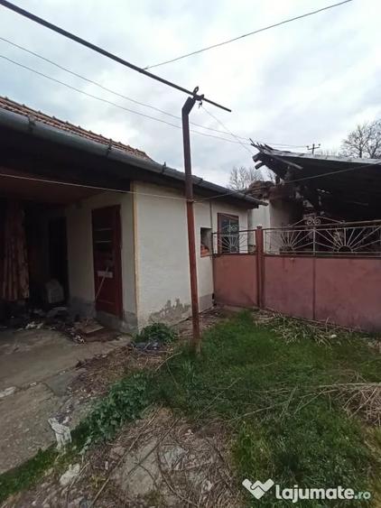 Casă cu 3 camere în Fântânele