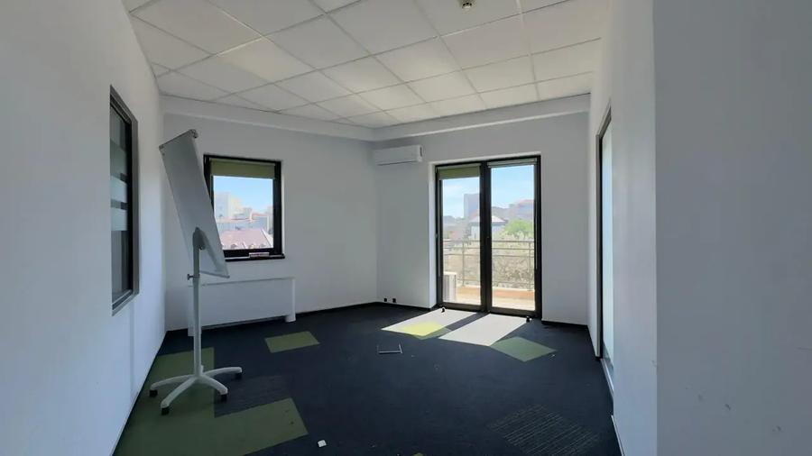 Birou, de 2,472 mp, în Ultracentral