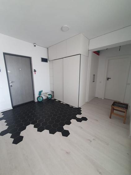 Apartament cu 3 camere decomandat în Exterior Vest