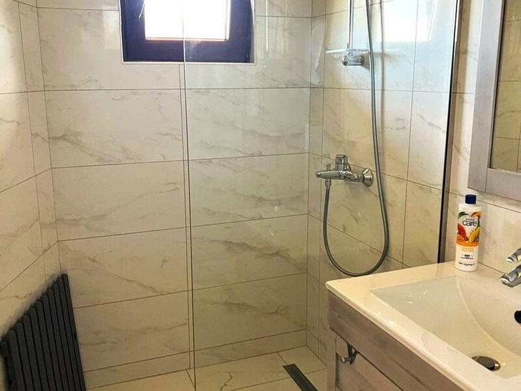 Casă cu 4 camere cu Teren 800 Mp în Kogălniceanu