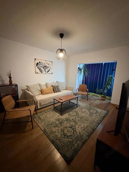 Apartament cu 4 camere decomandat în Central