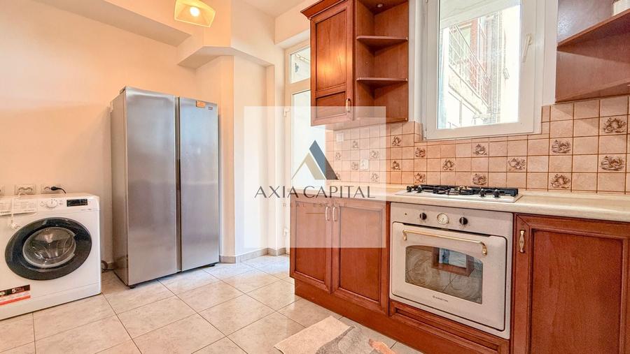 Apartament cu 3 camere decomandat, mobilat în Magheru