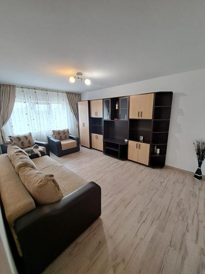 Apartament cu 3 camere decomandat în Popa Șapcă