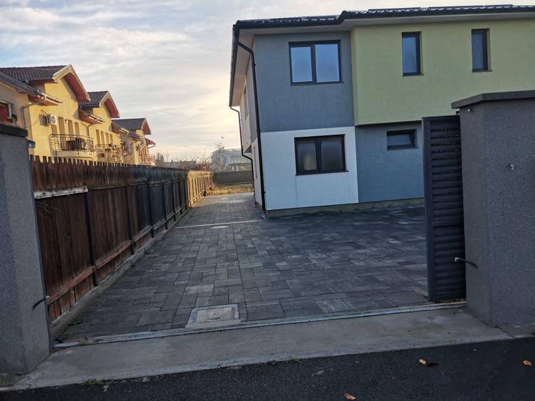 Casă cu 4 camere cu Teren 500 Mp în Someșeni