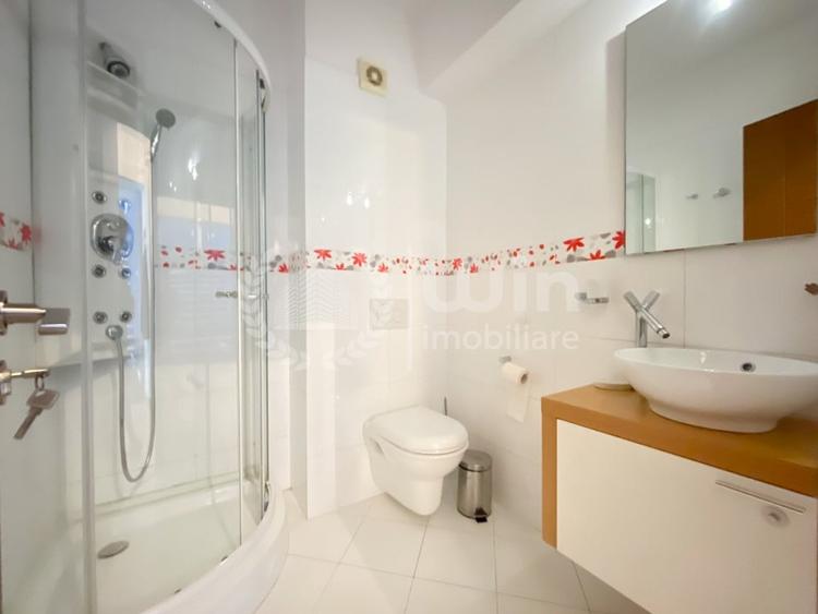 Penthouse cu 5 camere semidecomandat, mobilat în Bună Ziua