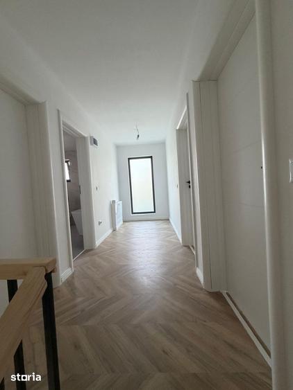 Casă cu 5 camere cu Teren 461 Mp în Domnești