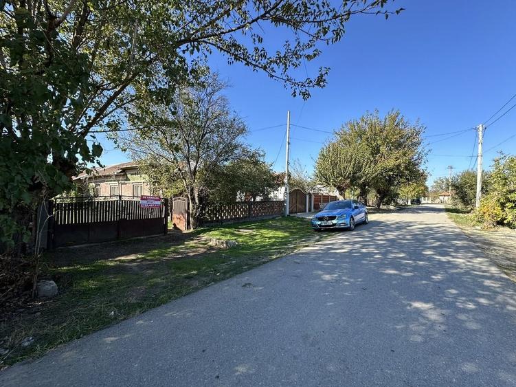 Teren de 500 mp, în Comana