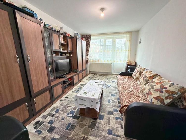 Apartament cu 2 camere decomandat în Exterior Vest
