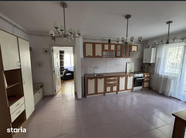 Apartament cu 2 camere decomandat, mobilat în Zorilor