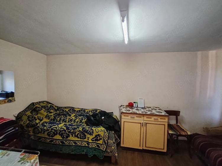 Casă cu 2 camere cu Teren 2200 Mp în Aiton