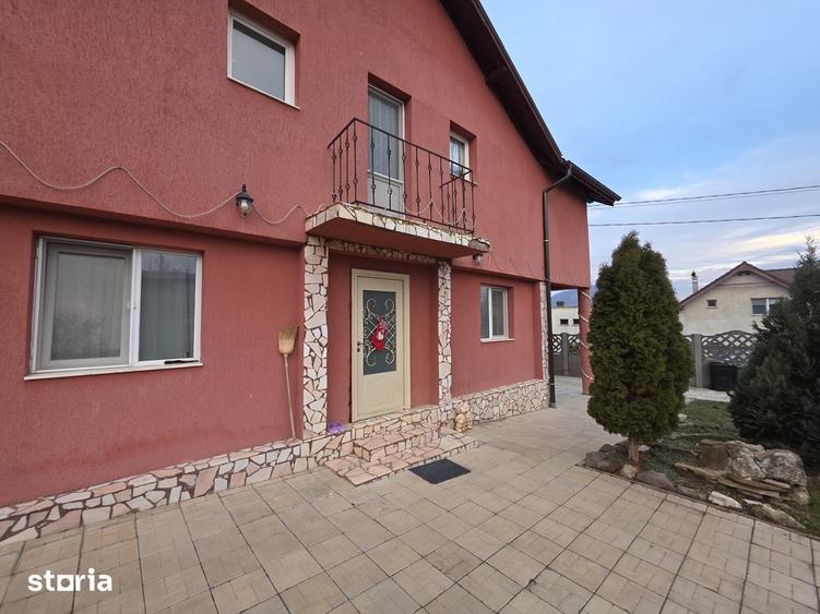 Casă cu 4 camere cu Teren 700 Mp în Central