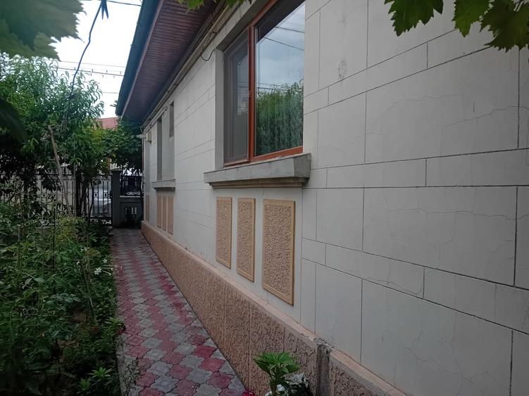 Casă cu 4 camere în Costi