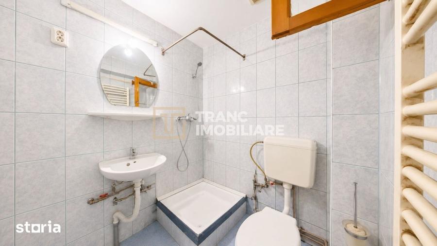 Apartament cu 2 camere semidecomandat în Drăgășani
