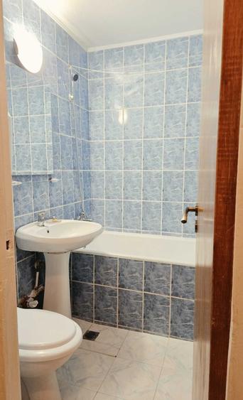 Apartament cu 2 camere decomandat în Drumul Taberei