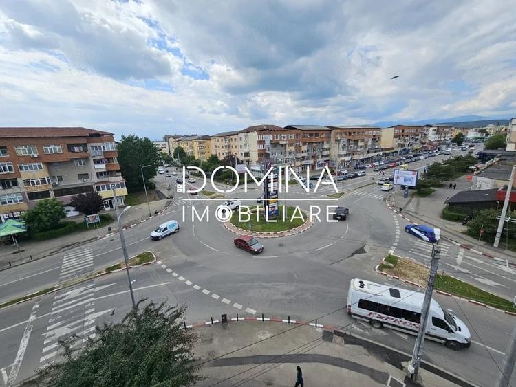 Inchiriere apartament 3 camere situat in Targu Jiu, strada 9 Mai - zona Mall - 1