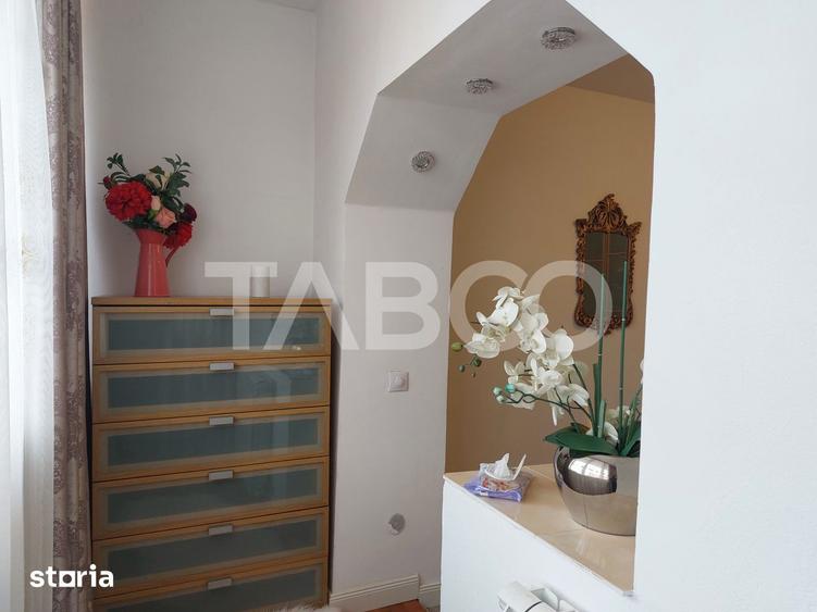 Apartament cu 3 camere decomandat, mobilat în Valea Aurie