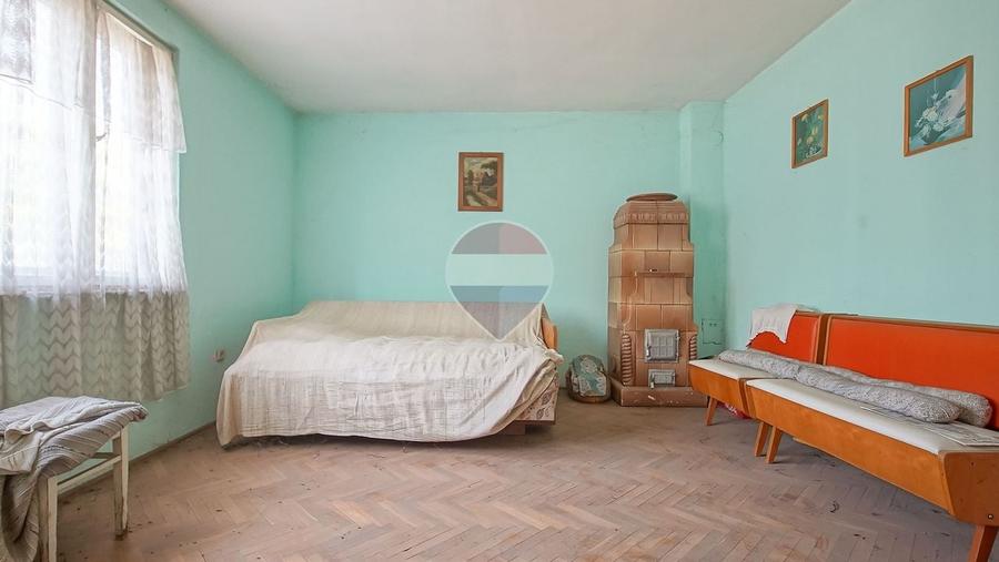 Duplex cu 4 camere cu Teren 1171 Mp în Sânpetru