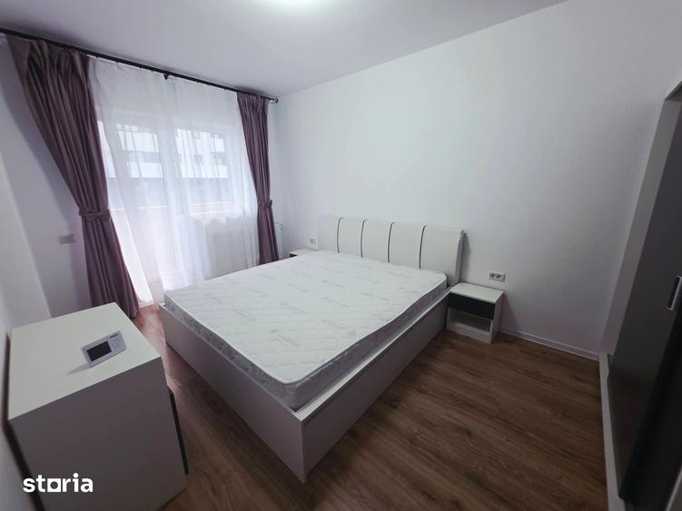 Apartament cu 2 camere decomandat în Tractorul