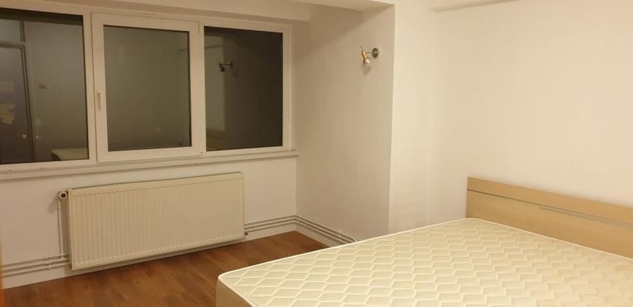 Apartament cu 3 camere decomandat în Centrul Civic