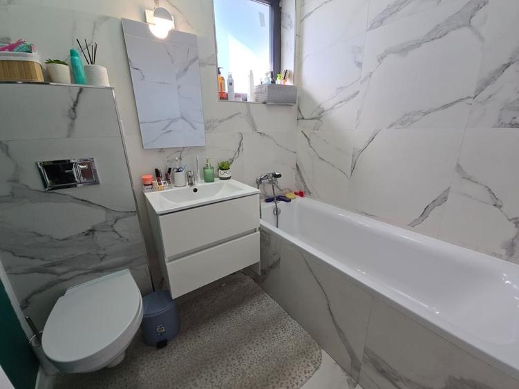 Casă individuală cu 4 camere cu Canalizare în Berceni