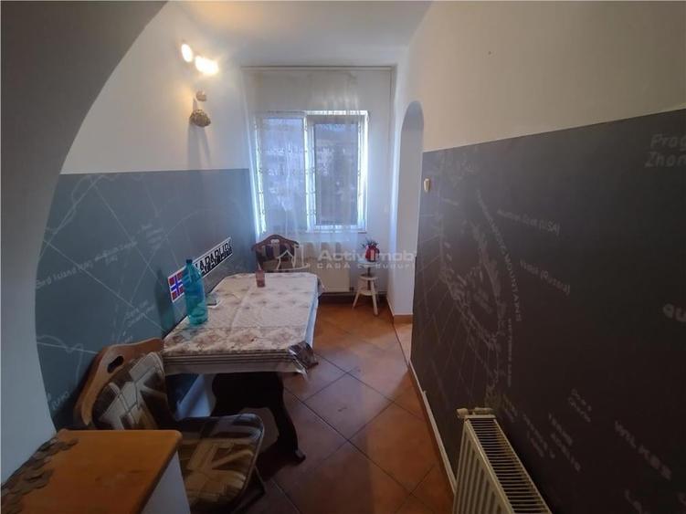 Apartament cu 2 camere decomandat, mobilat în Oravița