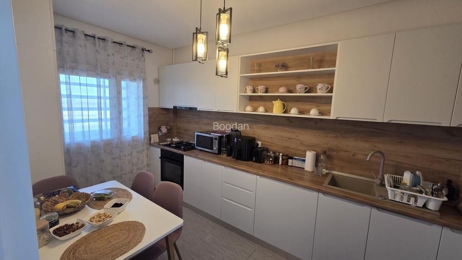 Inchiriere apartament modern 3 camere + Parcare + Boxa | Afi City Metrou Laminorului