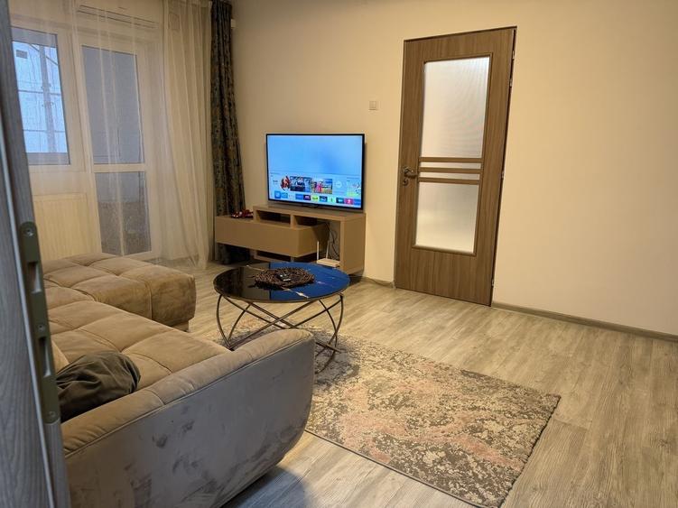 Apartament cu 2 camere semidecomandat, mobilat în Olteniței