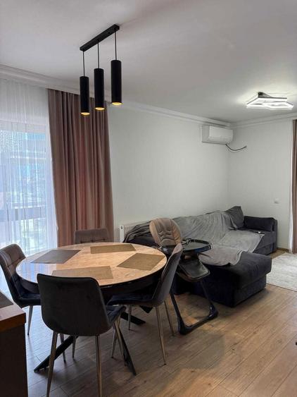 Apartament cu 4 camere, mobilat în Drumul Taberei