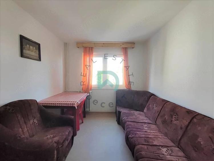 Apartament cu 2 camere semidecomandat în Florilor
