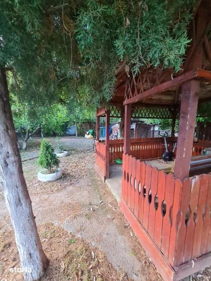 Casă cu 7 camere cu Teren 2000 Mp în Periș