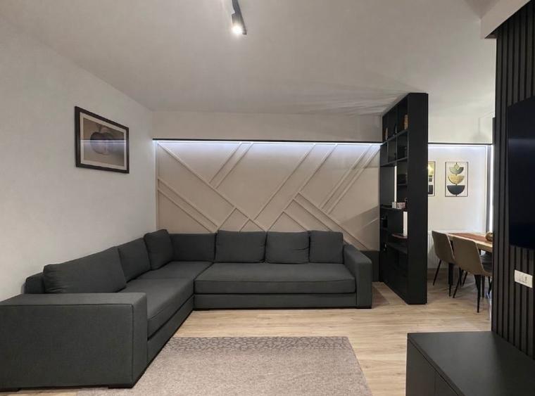Apartament cu 2 camere decomandat, mobilat în Central