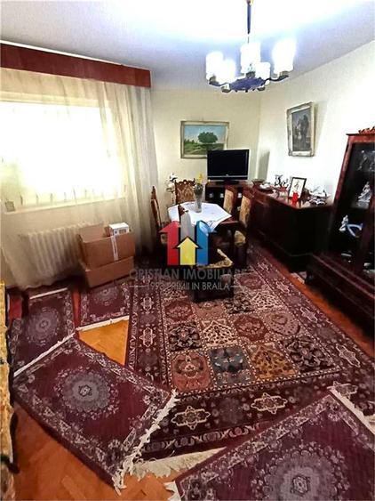Apartament cu 3 camere decomandat în Călărași