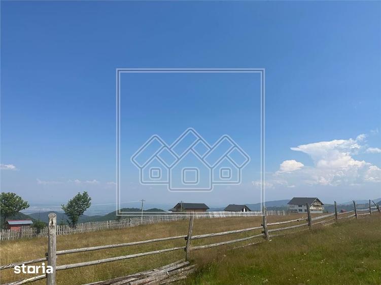 Teren de 1530 mp, în Poplaca