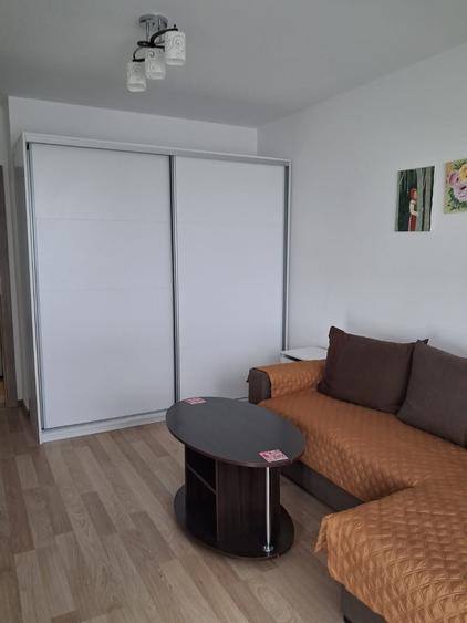 Garsonieră decomandată în Păcii