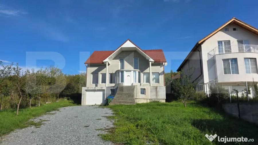 Casă cu 4 camere cu Teren 1000 Mp în Central